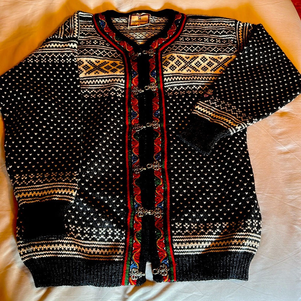 Dale of Norway men’s medium sweater